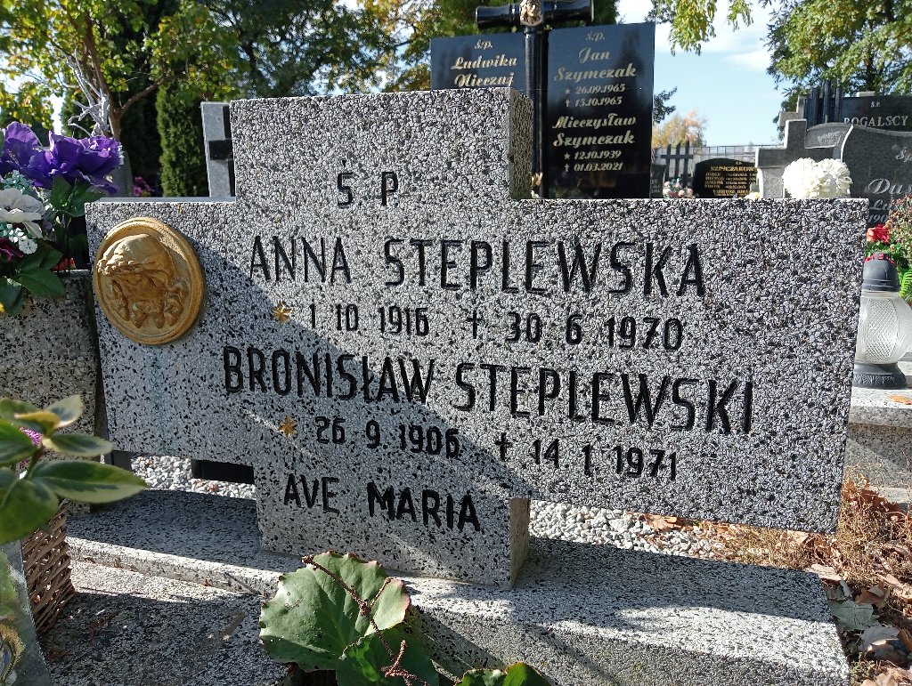 Grób Bronisław Stęplewski